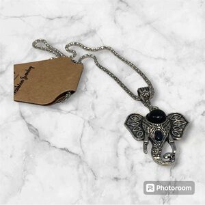 🌻3/$20🌻 Black and silver elephant necklace
